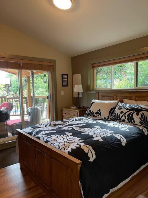 Cozy Corner Cottage Port Renfrew Zewnętrze zdjęcie